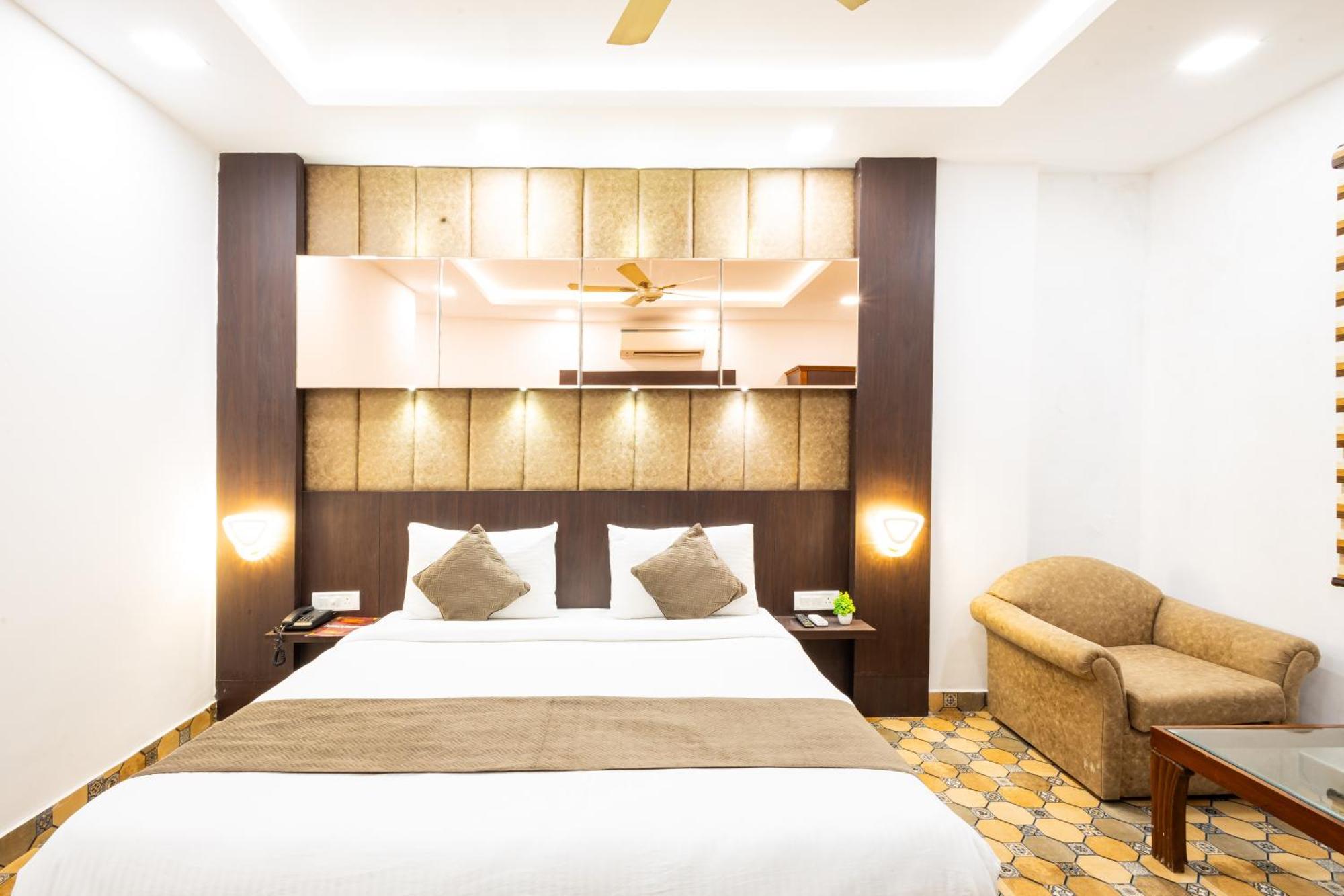 Hotel Panickers Residency - Ajmal Khan Market Near Karol Bagh Metro Delhi  Bagian luar foto