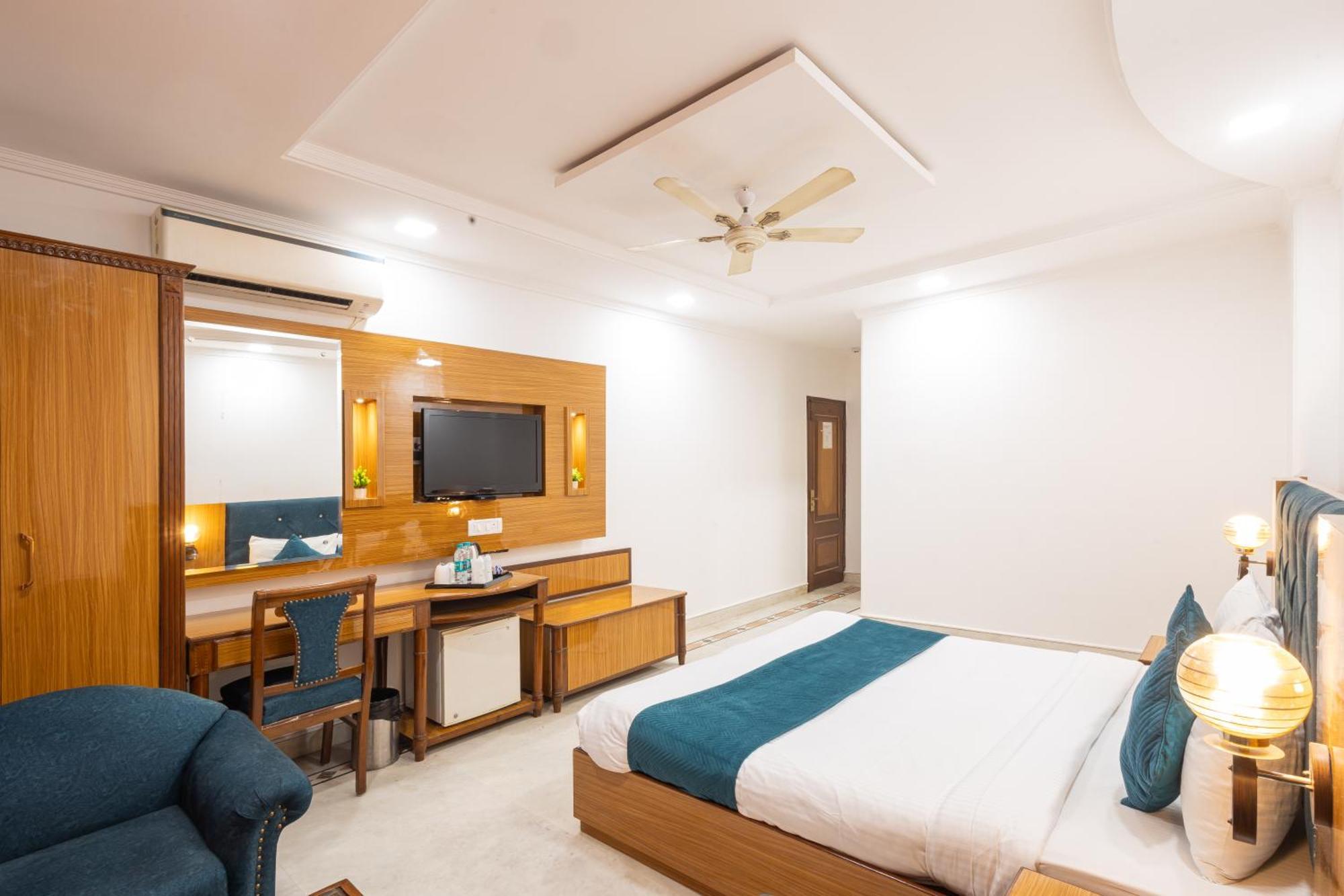 Hotel Panickers Residency - Ajmal Khan Market Near Karol Bagh Metro Delhi  Bagian luar foto
