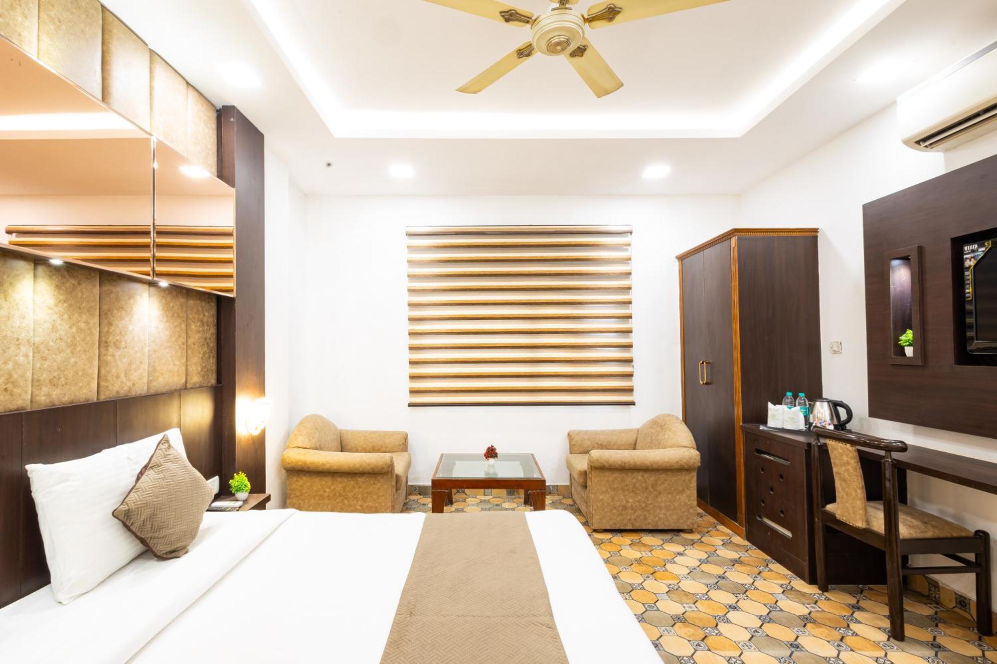 Hotel Panickers Residency - Ajmal Khan Market Near Karol Bagh Metro Delhi  Bagian luar foto