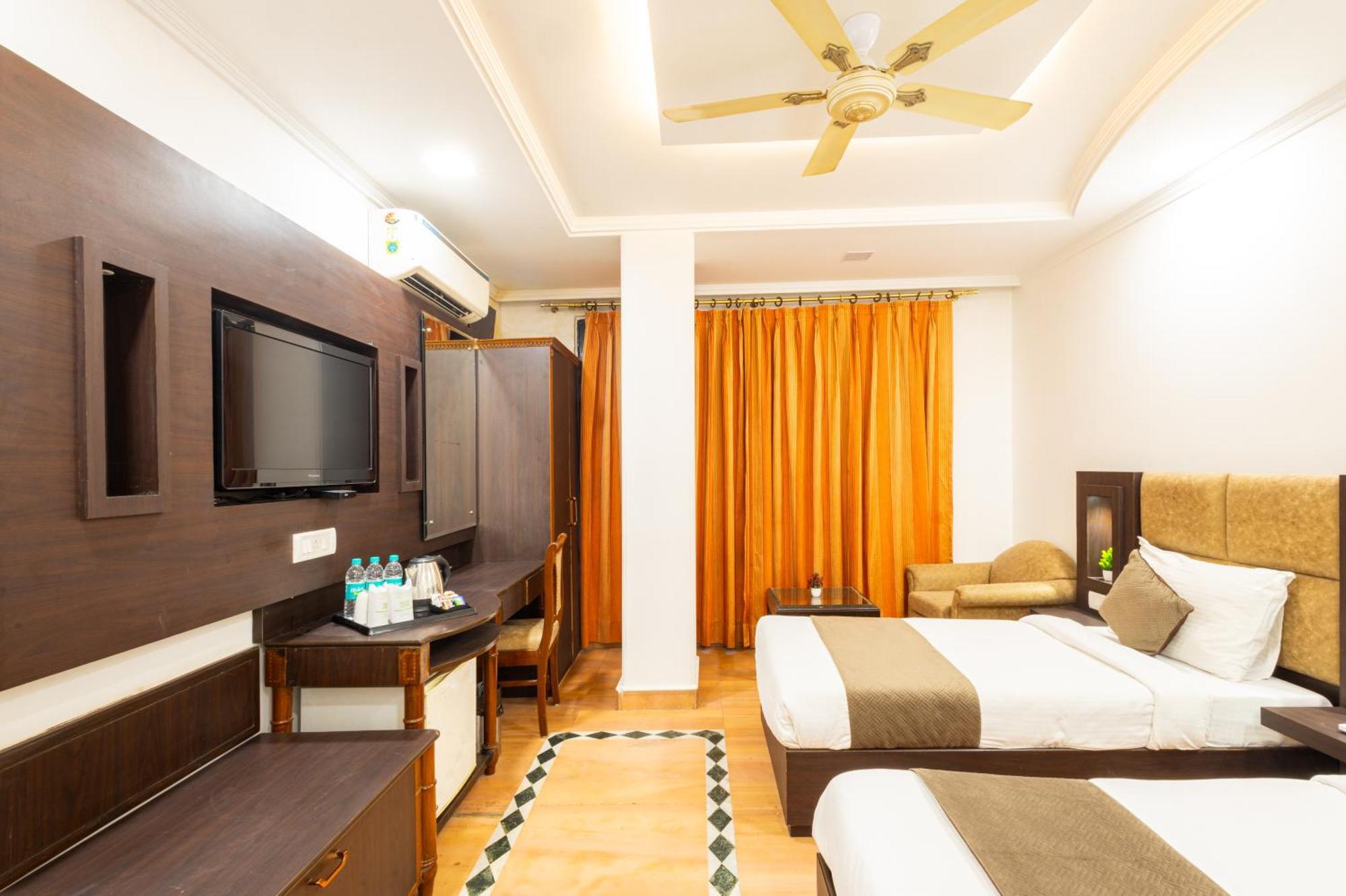 Hotel Panickers Residency - Ajmal Khan Market Near Karol Bagh Metro Delhi  Bagian luar foto