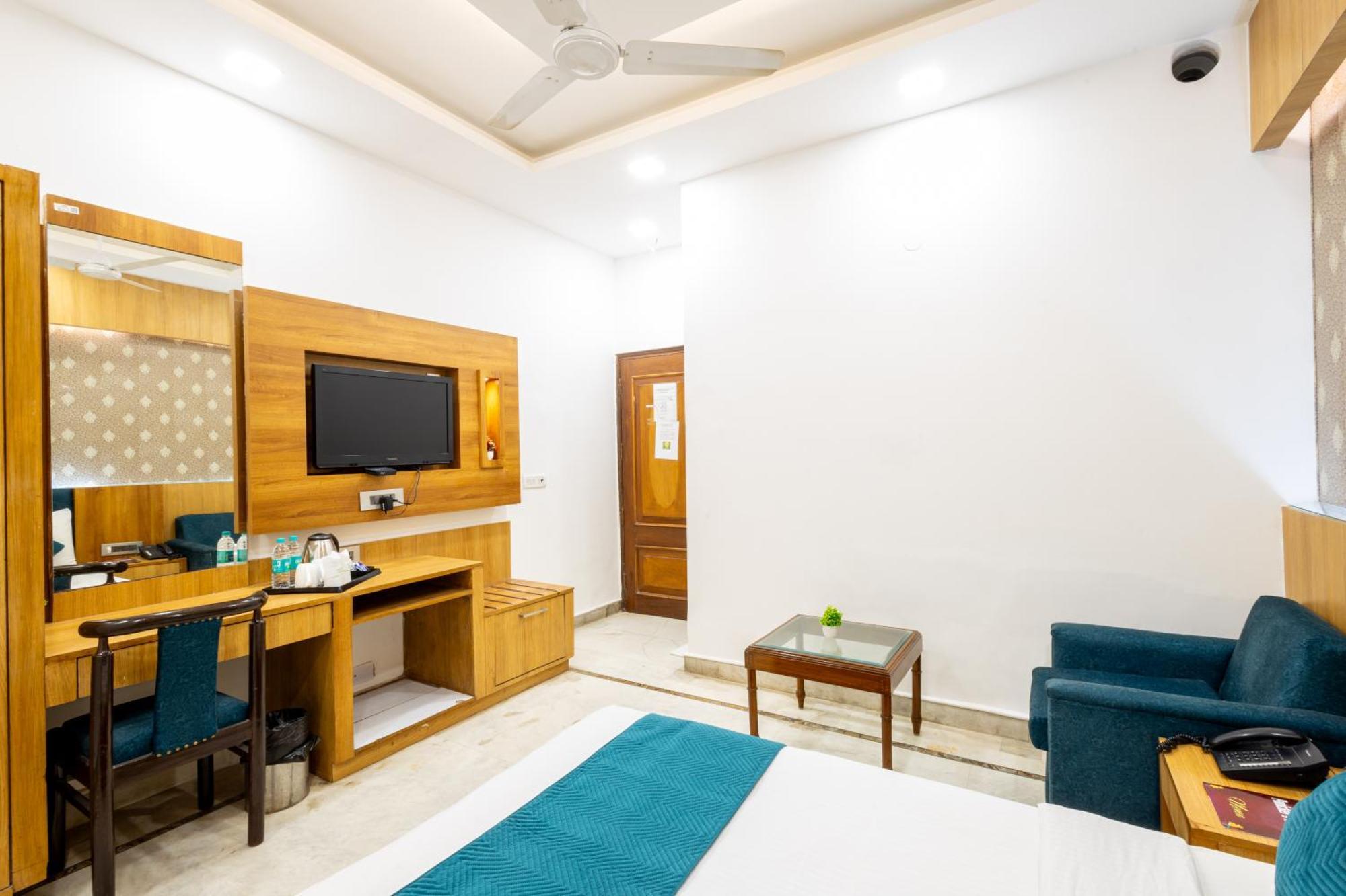 Hotel Panickers Residency - Ajmal Khan Market Near Karol Bagh Metro Delhi  Bagian luar foto