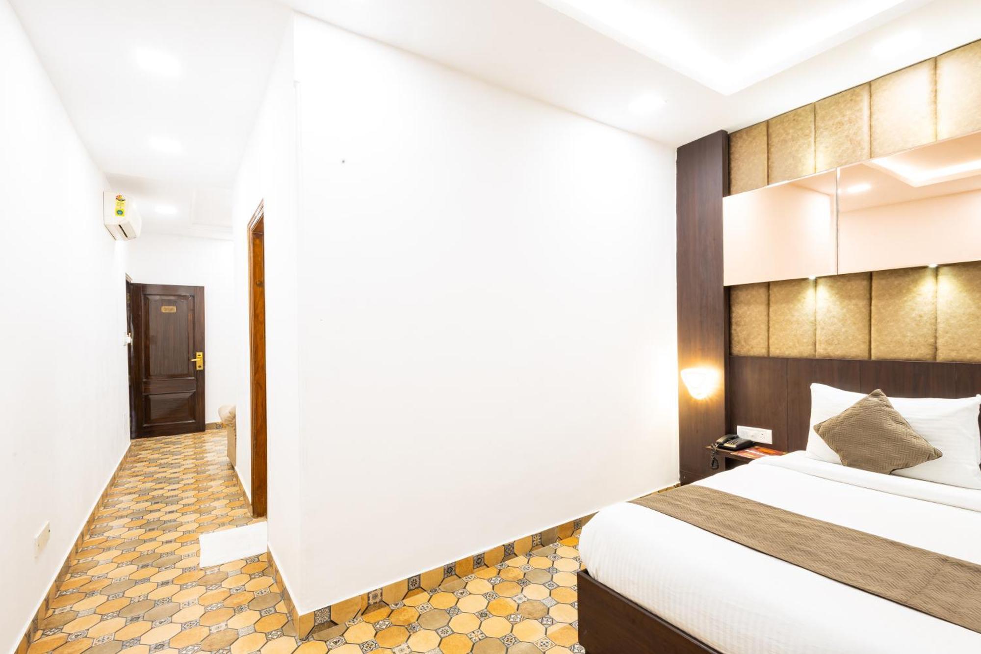 Hotel Panickers Residency - Ajmal Khan Market Near Karol Bagh Metro Delhi  Bagian luar foto