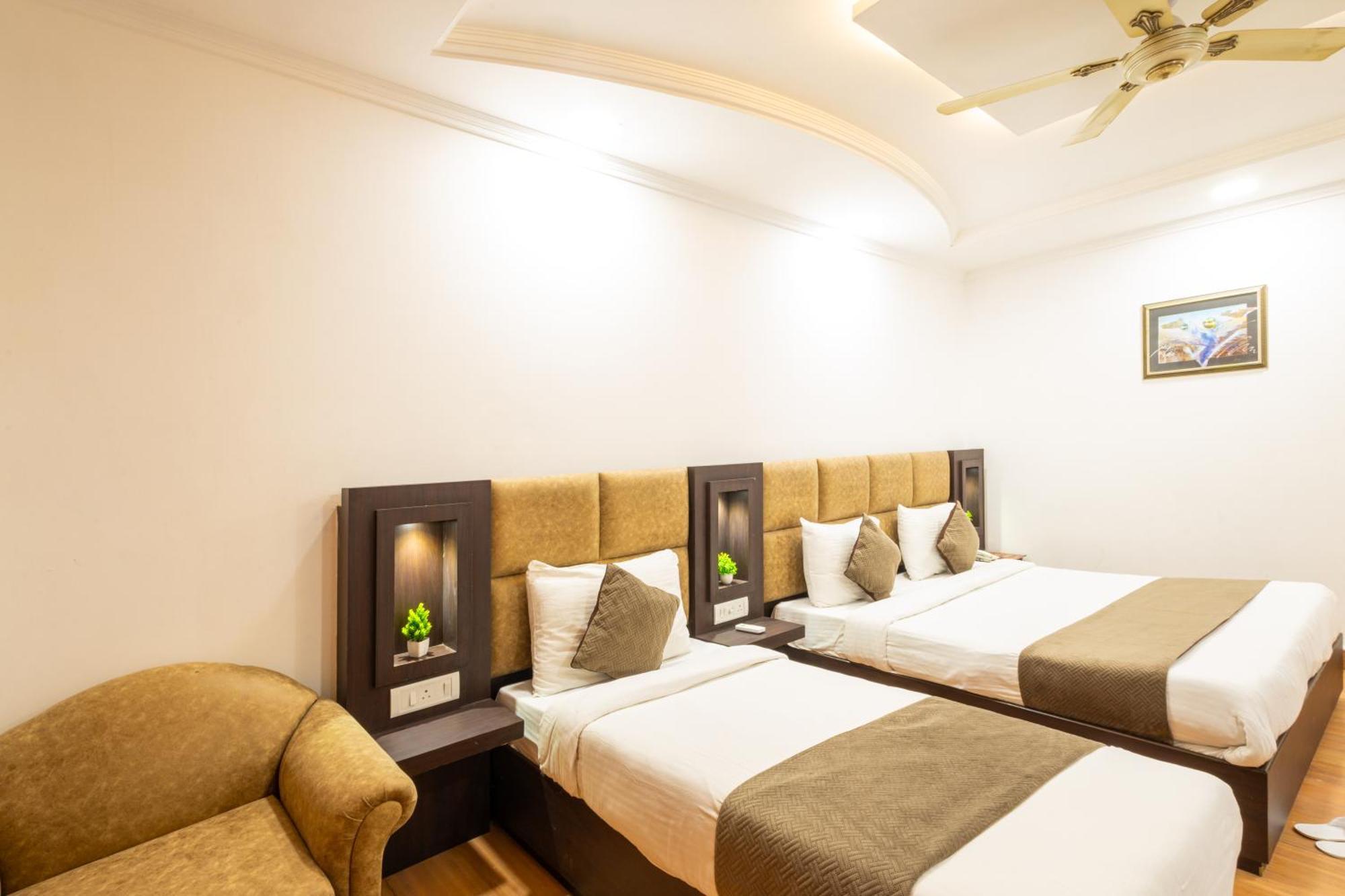 Hotel Panickers Residency - Ajmal Khan Market Near Karol Bagh Metro Delhi  Bagian luar foto